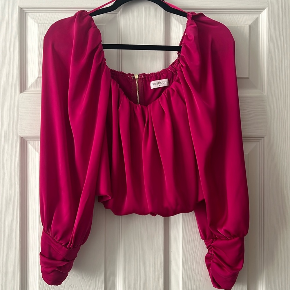 Vestique crop top size M hot pink